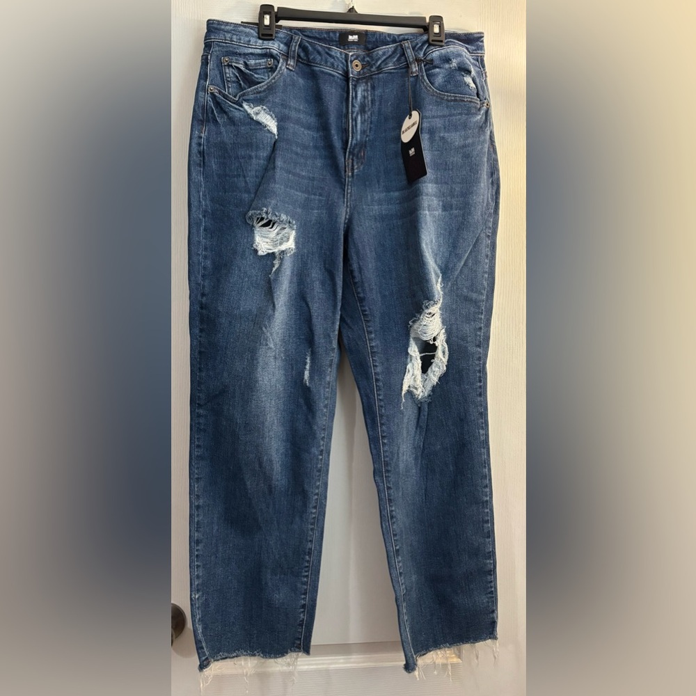 Black Label, Sz 16, hi-rise Mom jeans, NWT